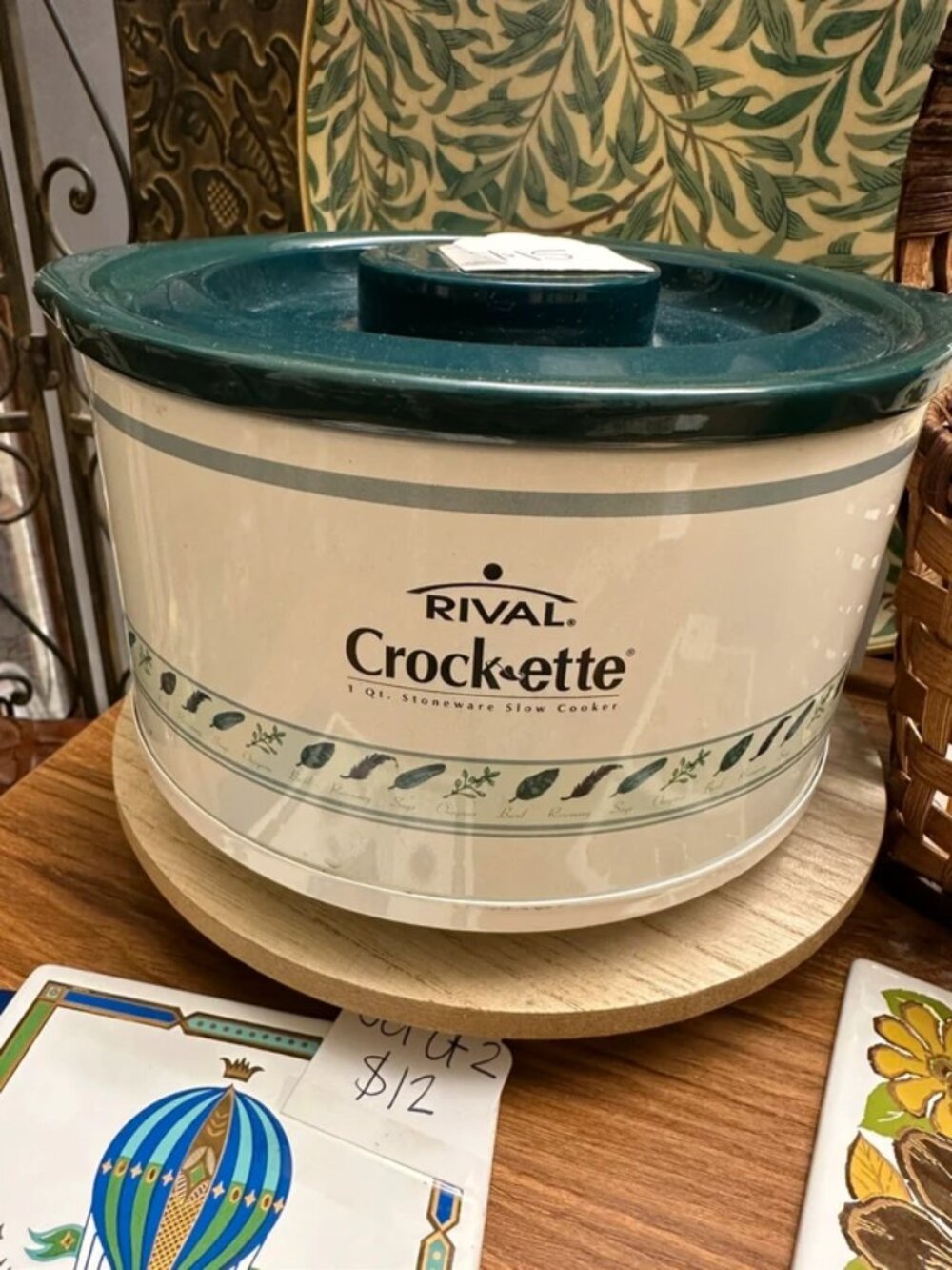 Small vintage crockpot